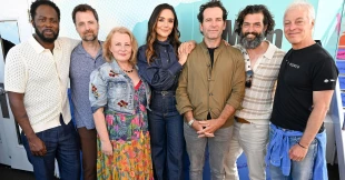 Актеры сериала Извне